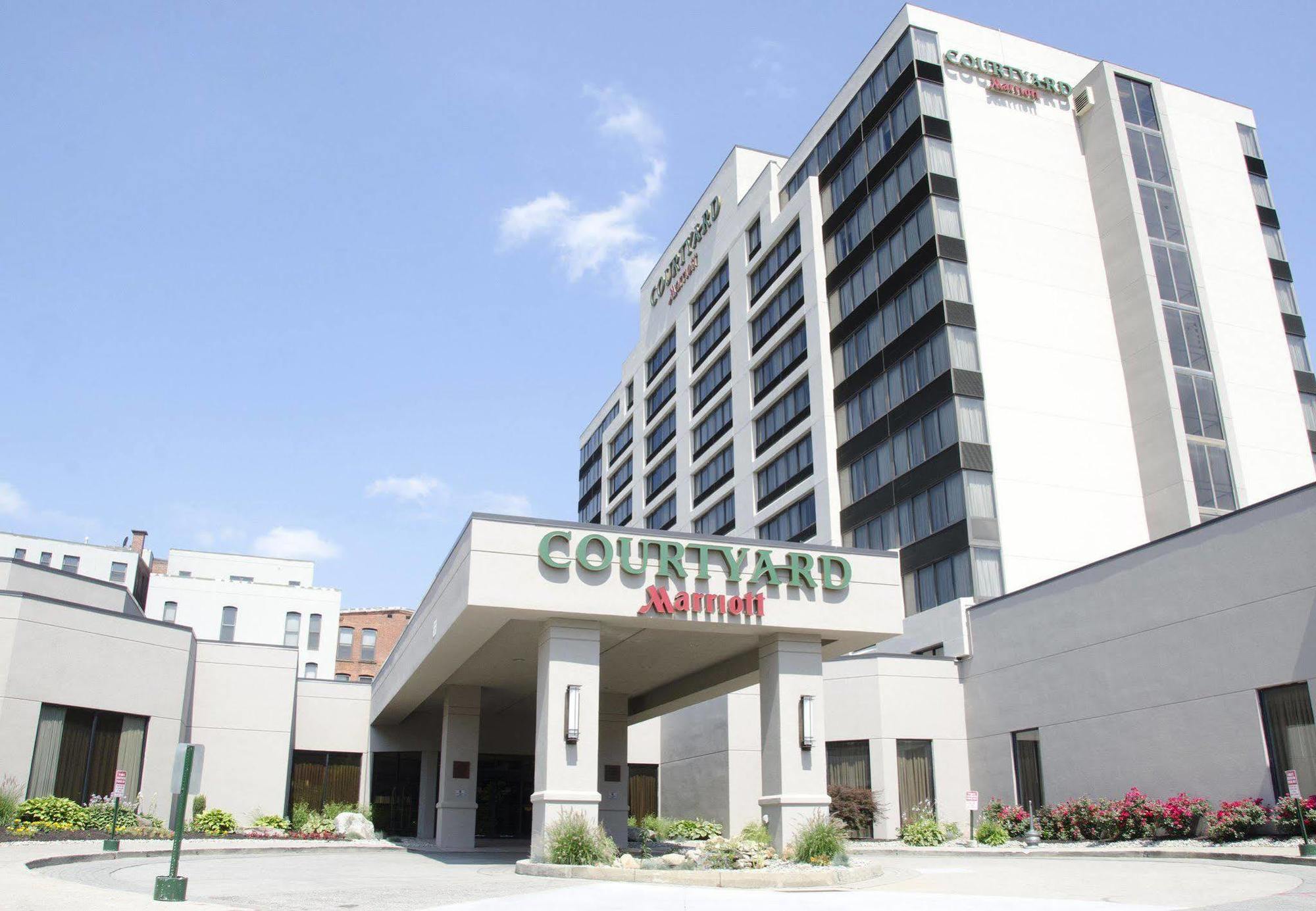 Hotel Courtyard Waterbury Downtown Exterior foto